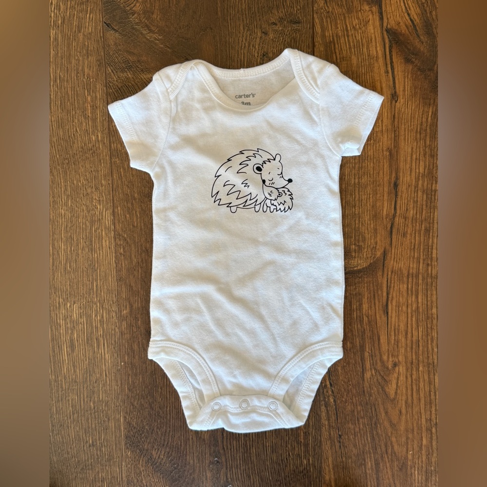 ✨4/$15✨ Hedgehog Baby Onesie Carter’s Size 3 Months